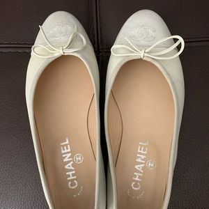 Chanel classic ballet flats. Size 38.5.